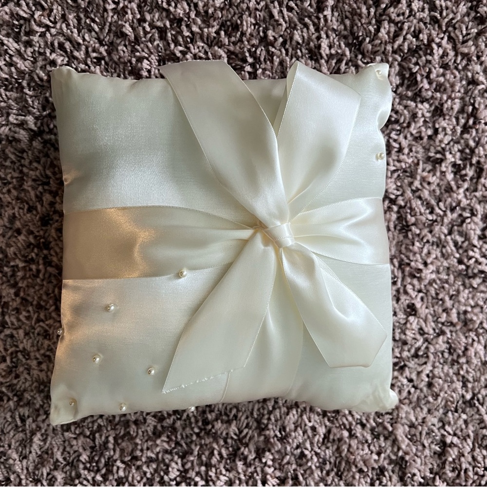 Ring Barrier pillow with satin bow and faux pearls.  Cream / Off White